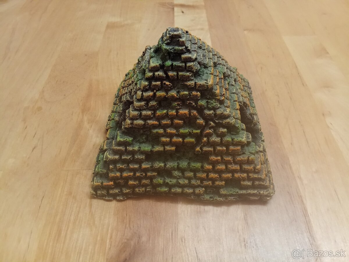 Dekorácia do akvária pyramída - 2