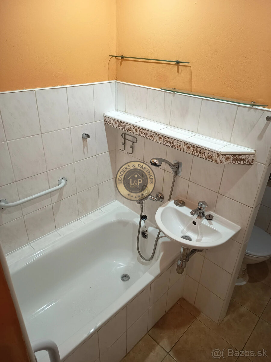 Na predaj garsónka v centre Galanty - 2