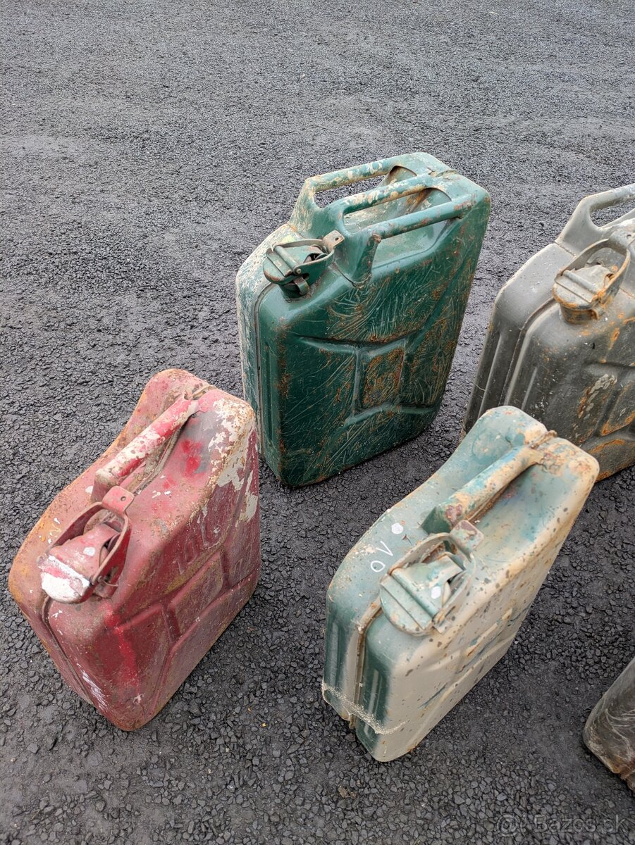 Súbor 8 kusov kanistrov - 2