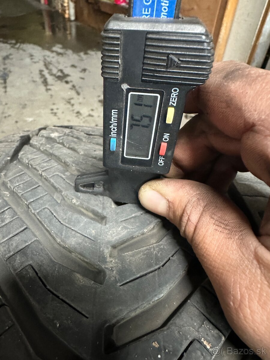 225/40 r18 Celoročne pneu 7,5mm - 2