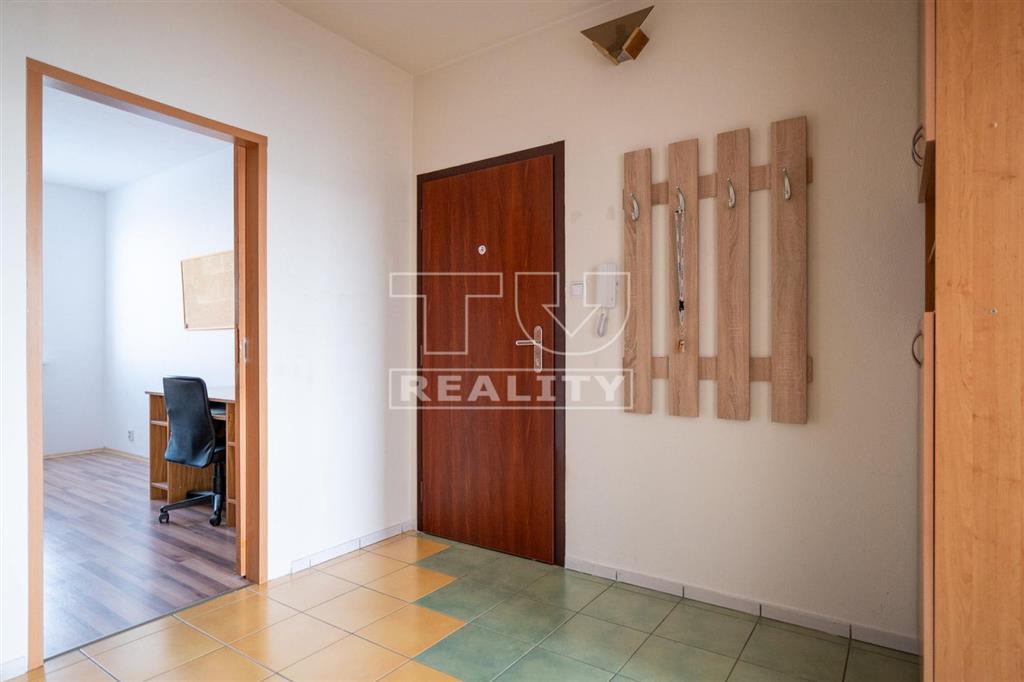 3-izbový byt s výbornou dispozíciou - sídlisko Hájik - 2