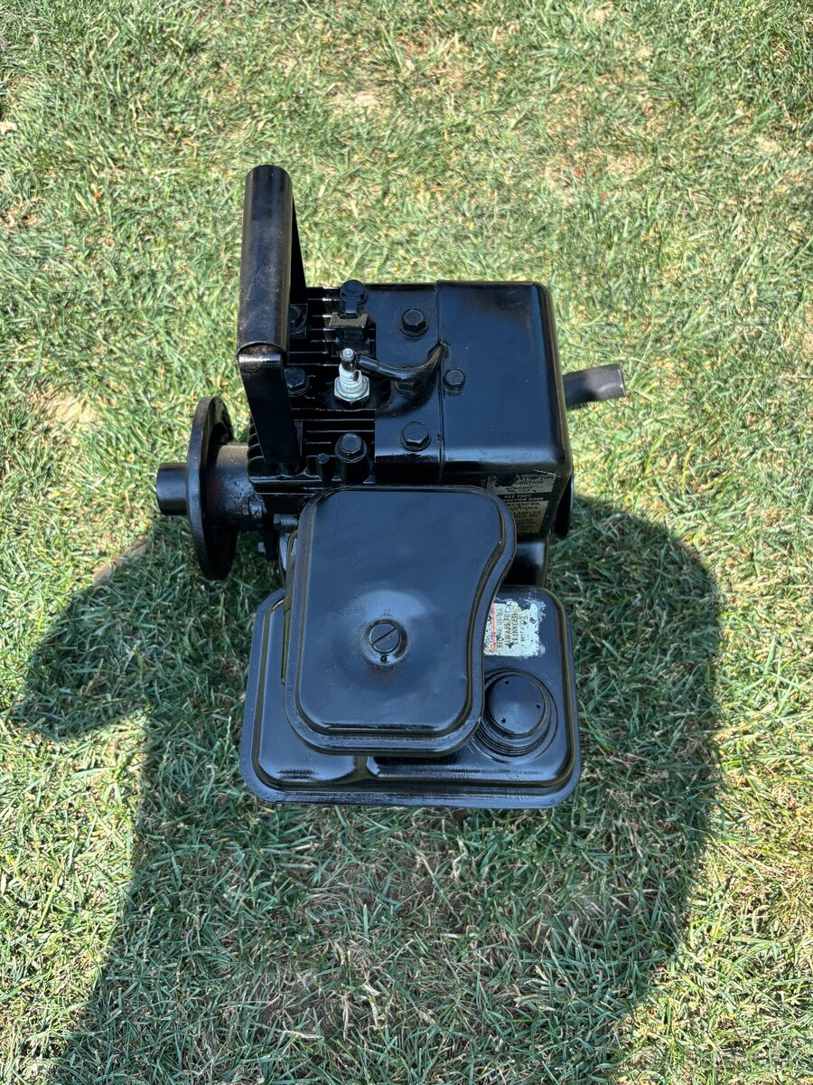 BRIGGS&STRATTON 2 HP benzínový motor. - 2