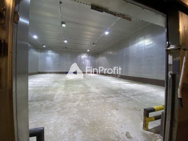 Chladiarenský skladový priestor na prenájom - 373 m2, ul. Na - 2