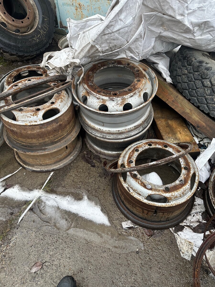 Pneu Komplet s diskami Kama 12,00-R20 - 2