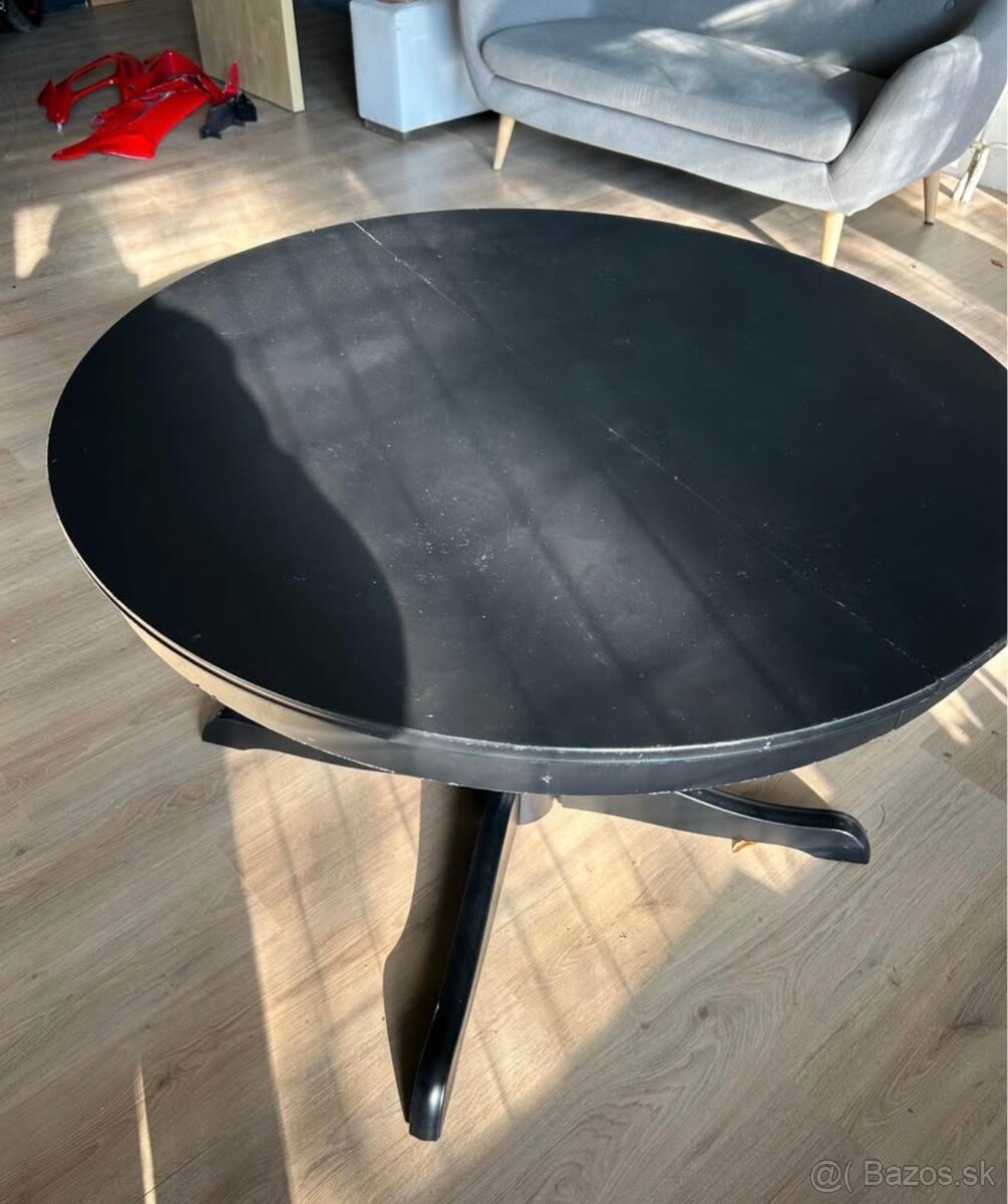 Gulaty stôl ikea - 2