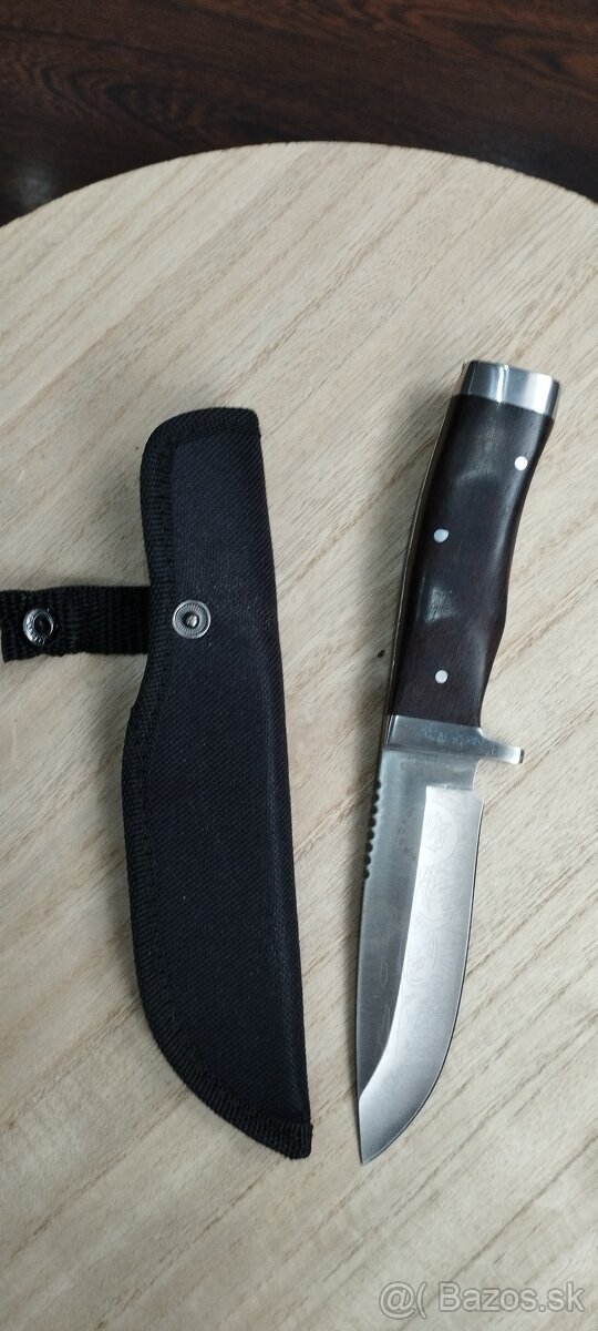 Turistický nôž s kresadlom - 2