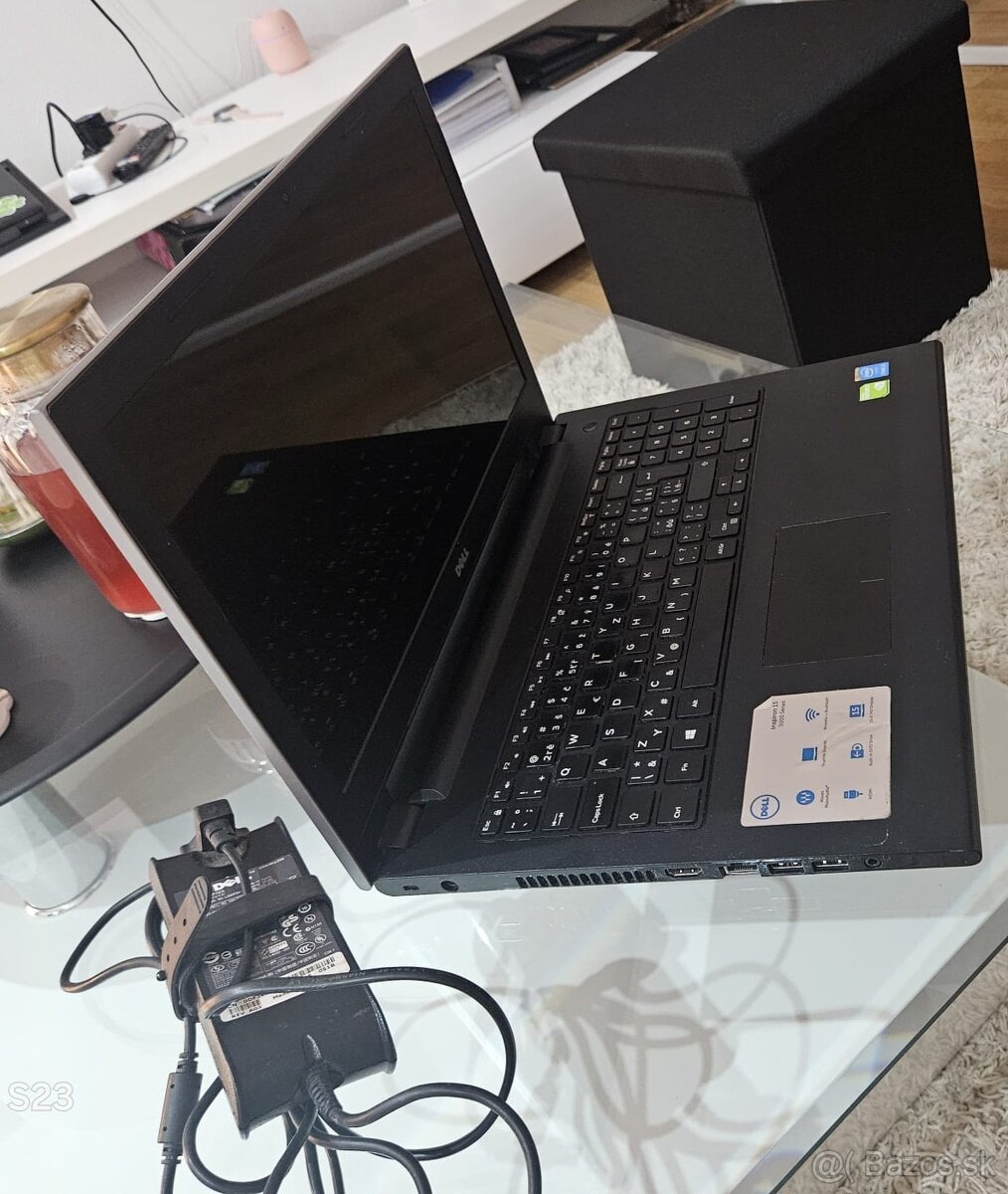 Dell Inspiron 15 strieborný - 2