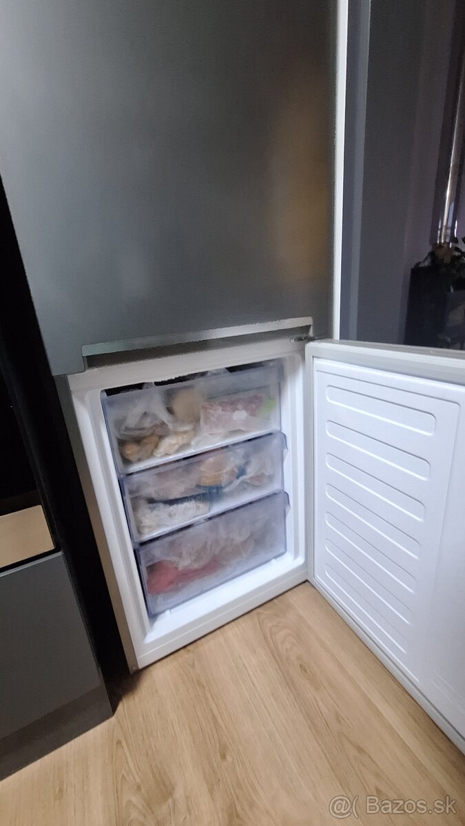 Chladnička s mrazničkou - 2