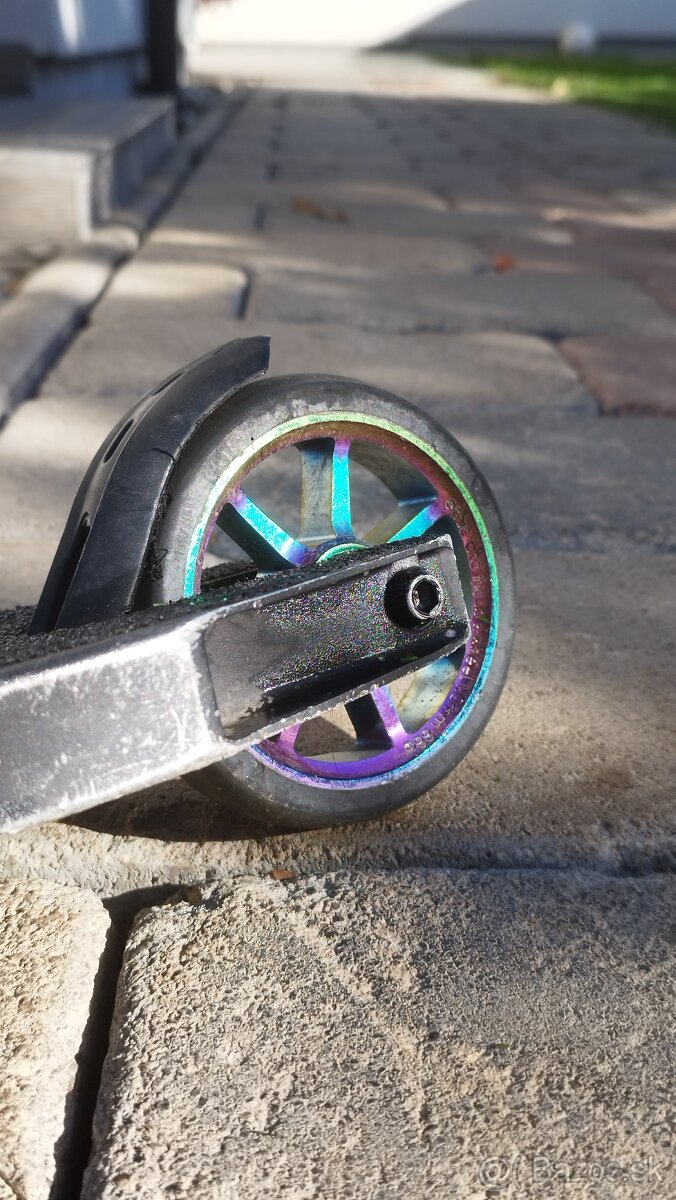 Ethic erawan kolobežka - 2