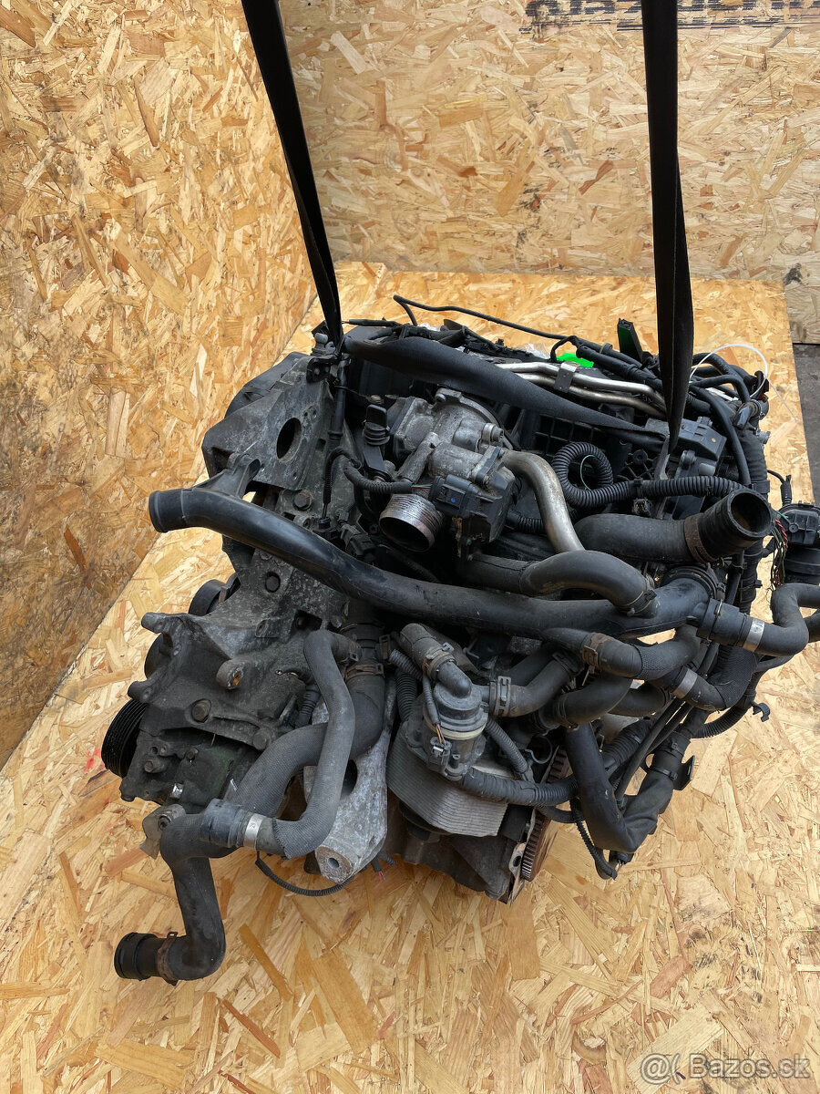 17.PRODÁM MOTOR CAG 2,0TDI AUDI A4 B8 - 2