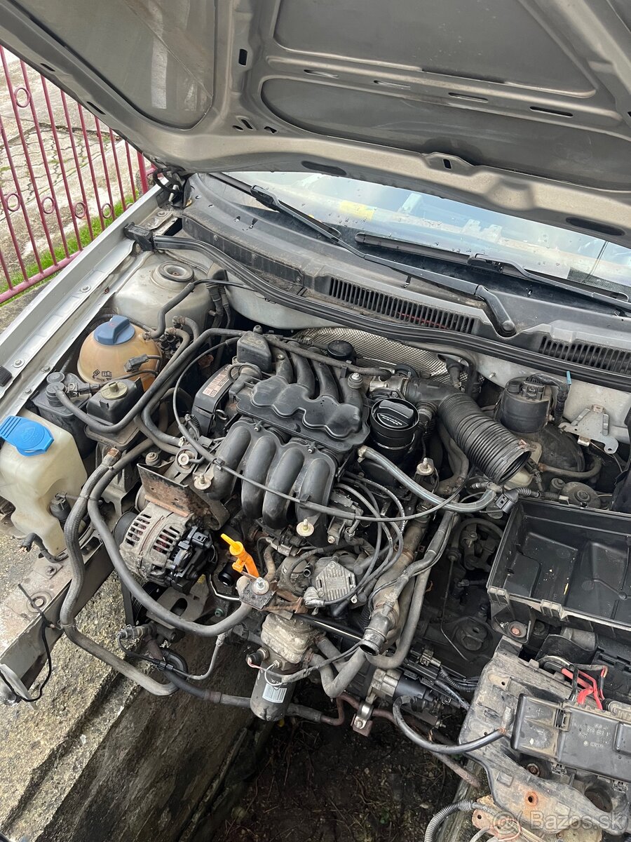 Golf 4 1,6 benzin - 2