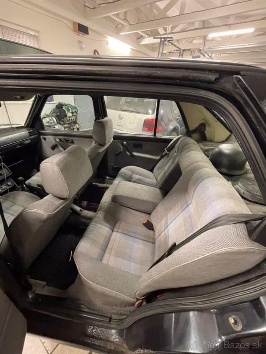 Predám sedačky 5dver Jetta mk2 alebo golf mk2 - 2
