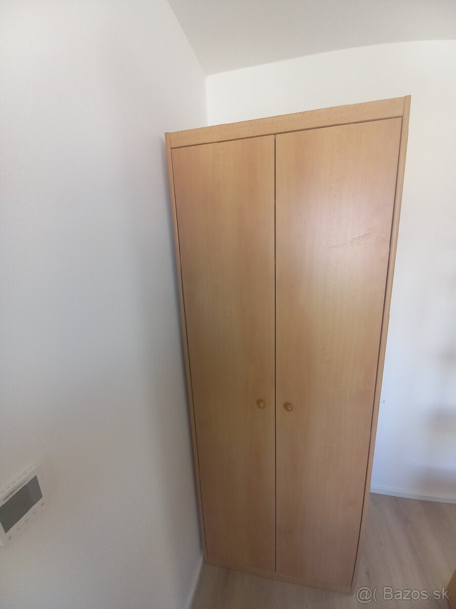 Predám skriňu + police - 2