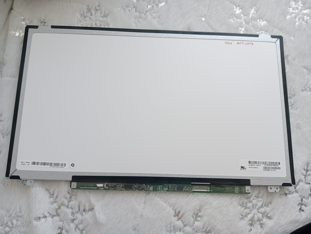 predám 15.6" LED SLIM displej , 30pin eDP , LP156WHU - 2