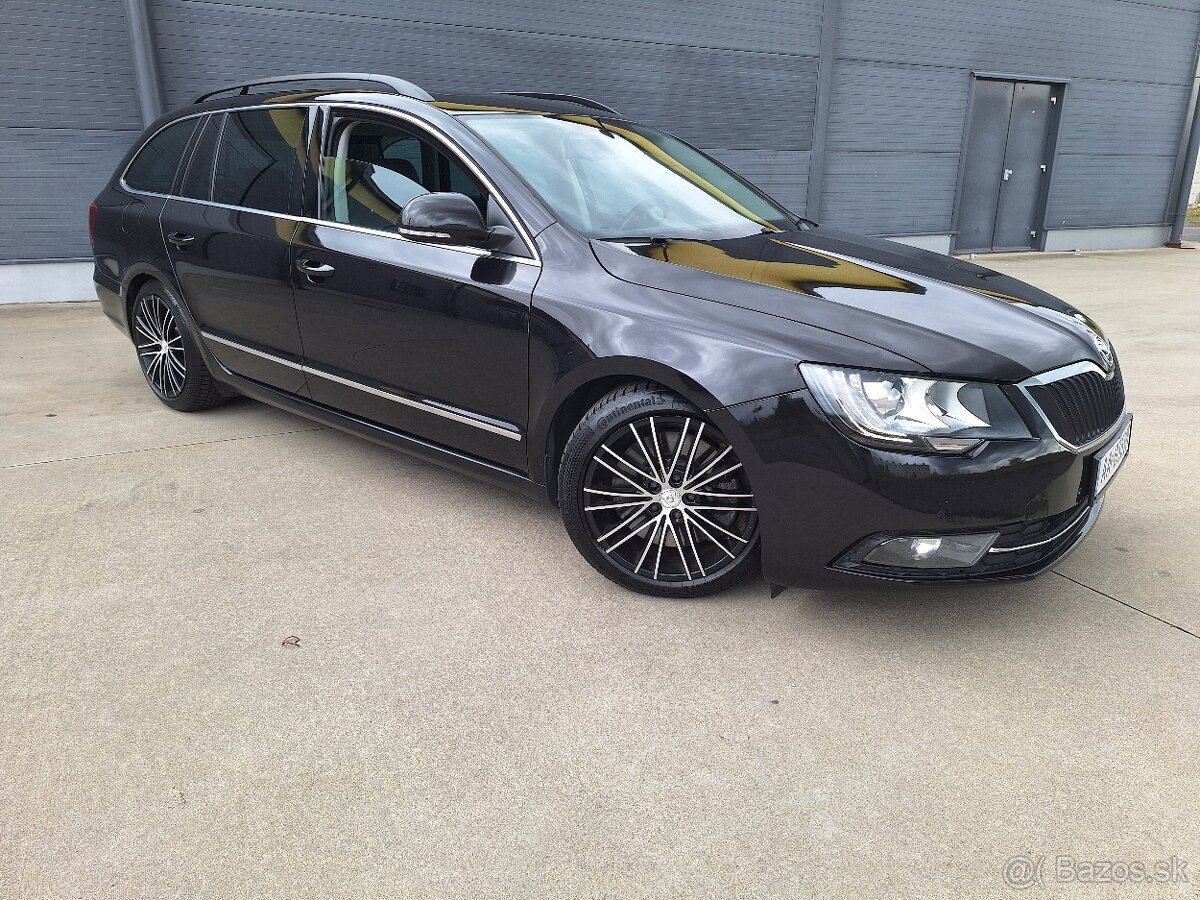 Škoda Superb 3,6 V6 4x4 DSG Elegance - 2
