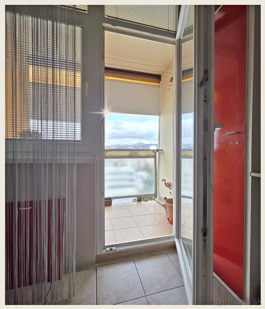 3i byt BB / SÁSOVÁ / 70 m2 / LOGGIA / PEKNÝ VÝHĽAD - 2