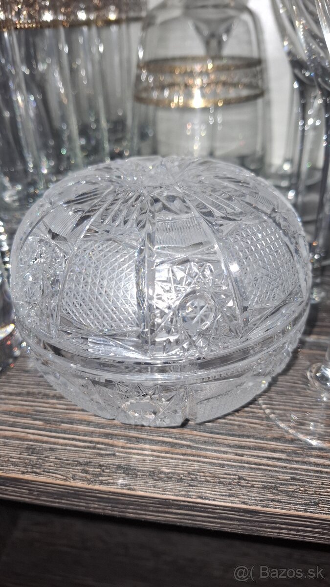 Kryštál - rôzne kusy - 2