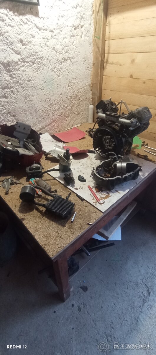 Briggs a Stratton Vanguard V2 - 2