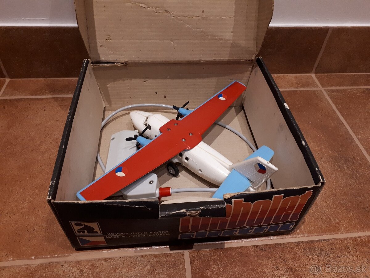 Stara hracka: Lietadlo TURBOLET - 2