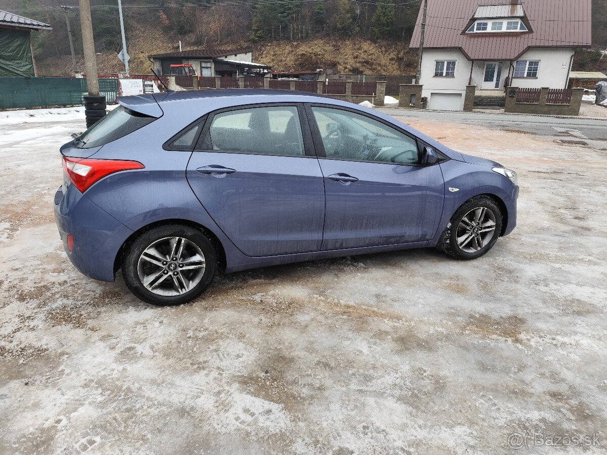 Hyundai i30 1.6 nafta - 2