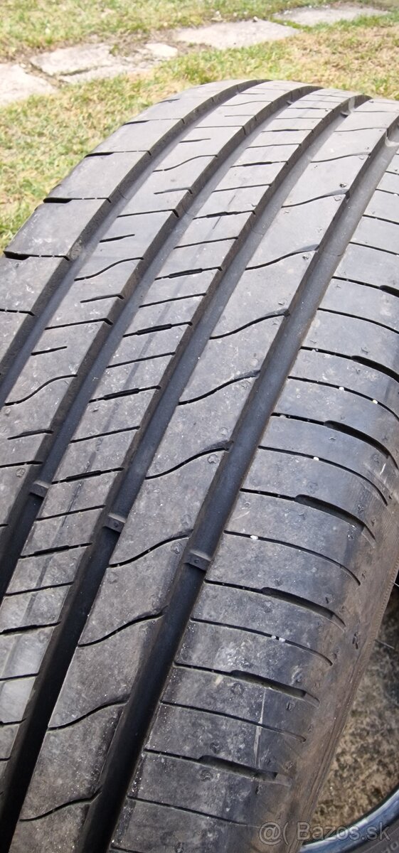 215/60 R17 Goodyear - 2