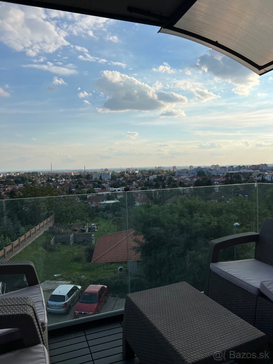 Prenájom 3 izbový byt Plato Levice - 2