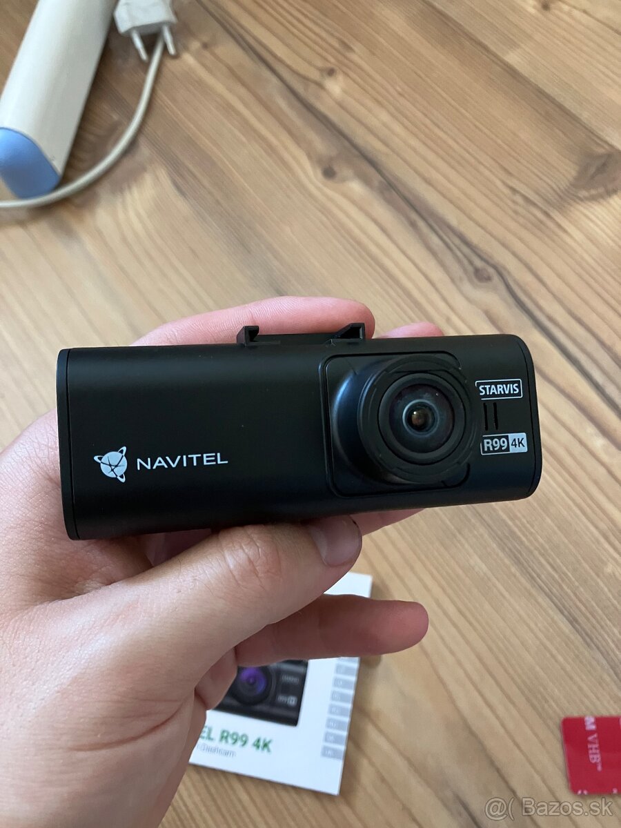 Predám kameru do auta NAVITEL R99 4K - 2