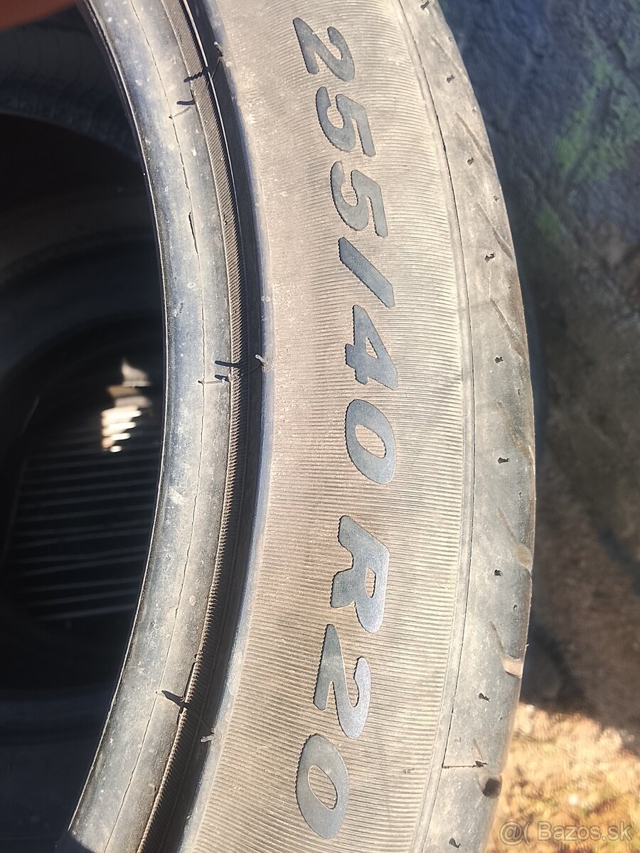 Predám letné pneu 255/40r20 - 2