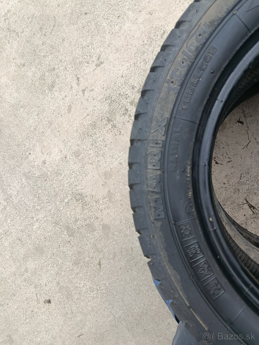 pneu 195 /45 R15 - 2