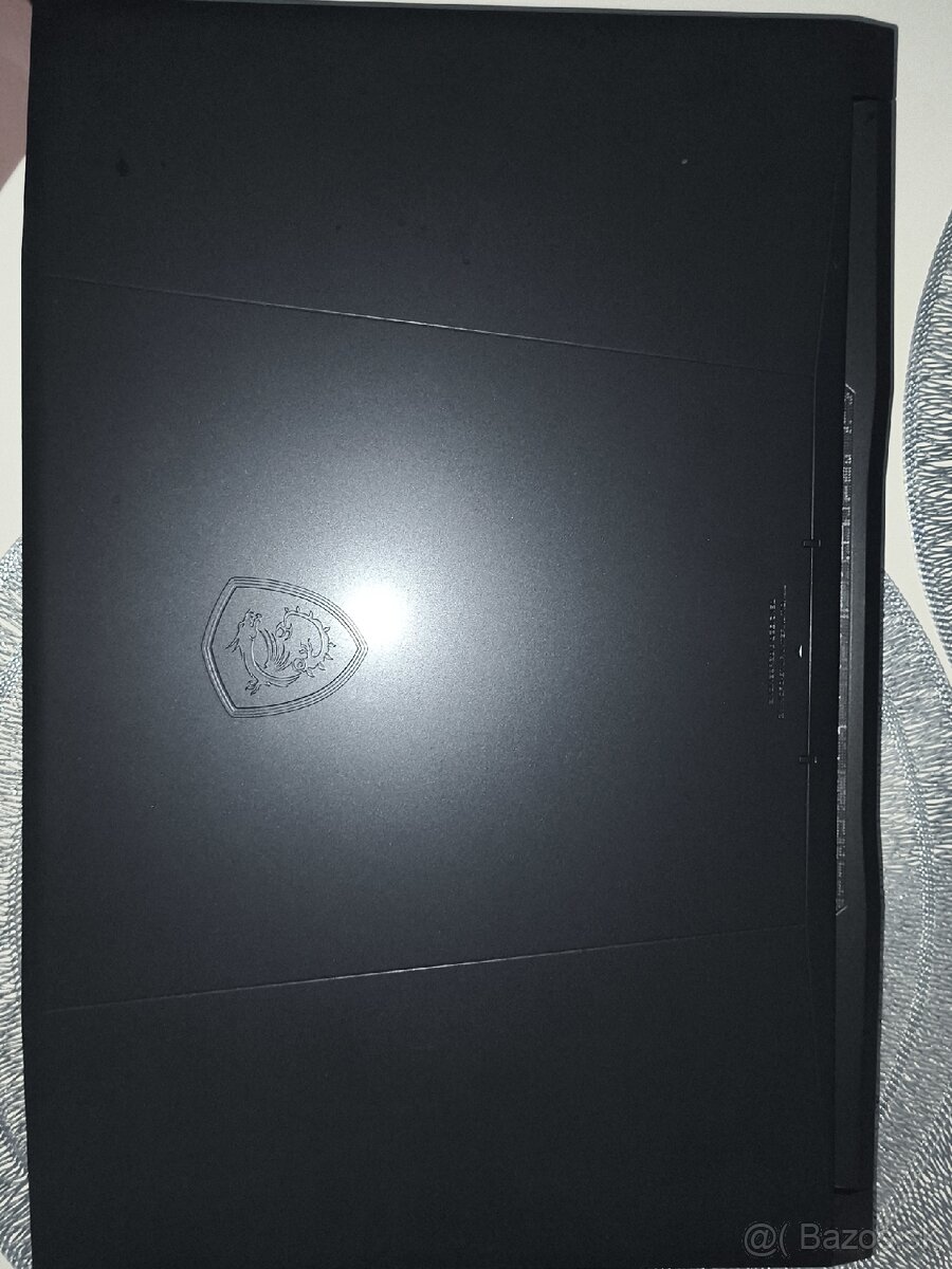 Msi katana 17 B12vfk V ZARUKE DO 2028 - 2