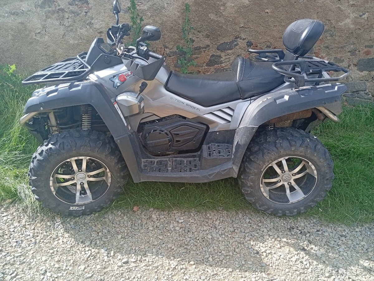 Cf moto gladiátor x8
