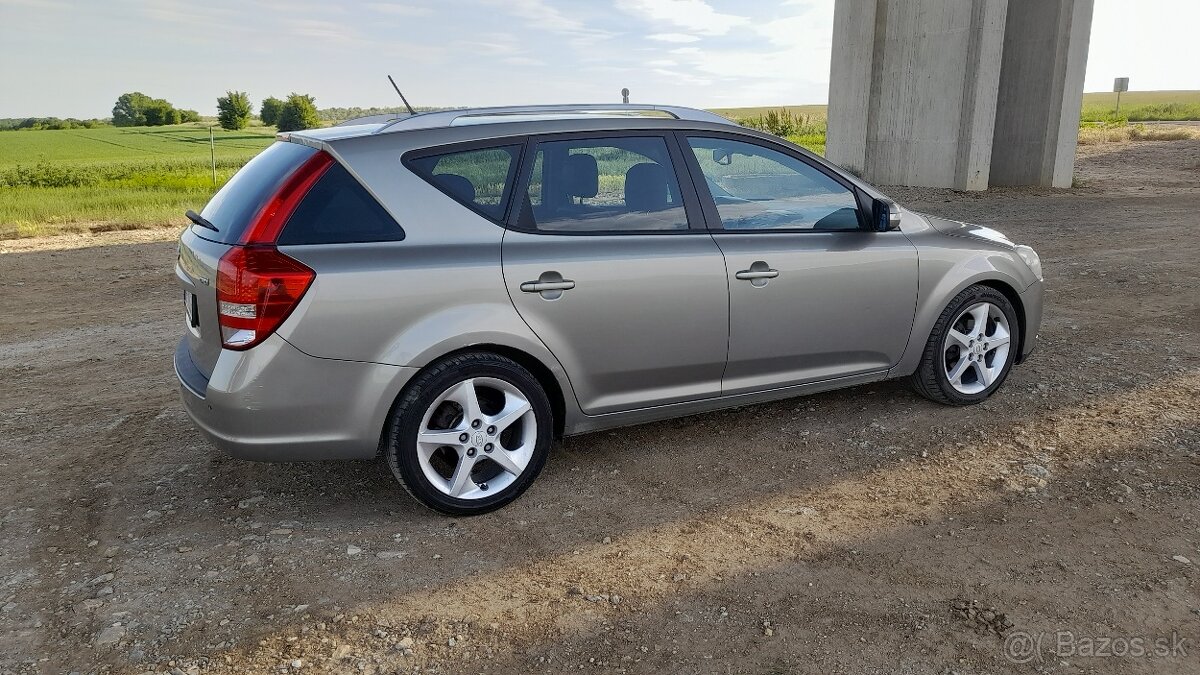 Kia ceed sw 2009, 2,0 CRDI, 6MP, 238300 km - 2