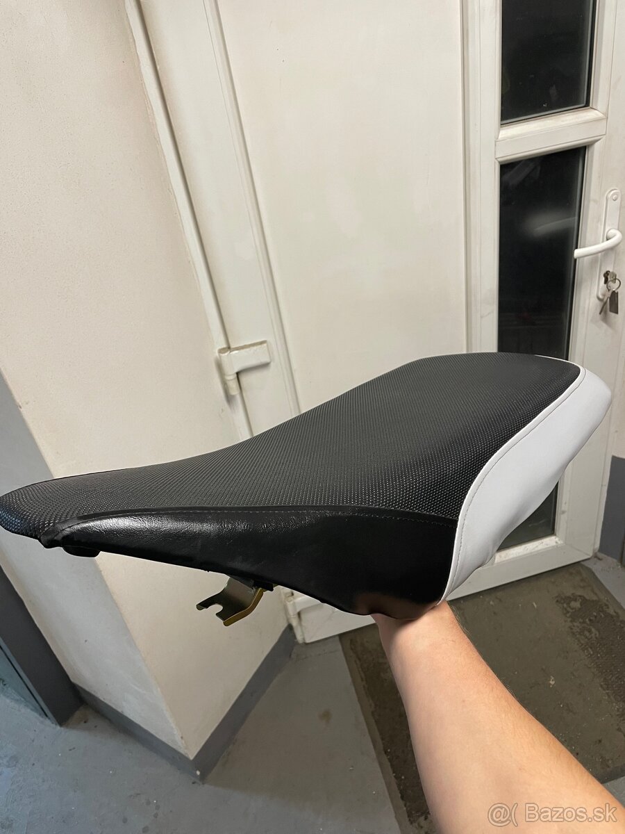 Predám sedlo na atv 200-250cc - 2