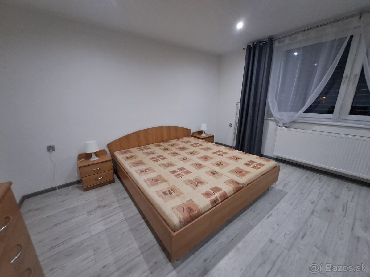 Manželská posteľ180x200 - 2