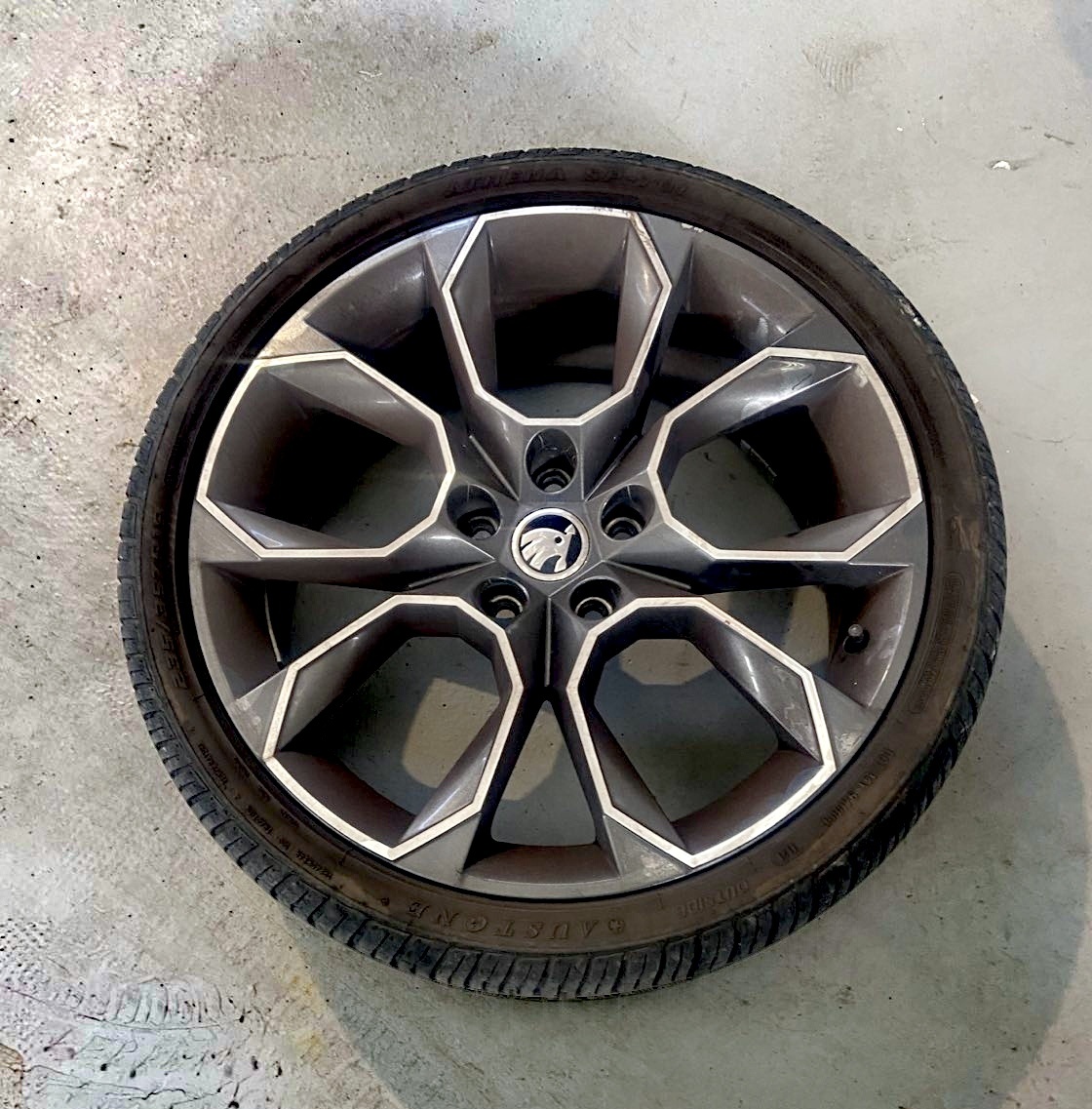 Škoda EXTREME - originálne elektróny - 2