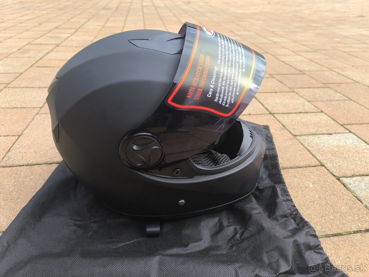 Prilba na motorku - 2