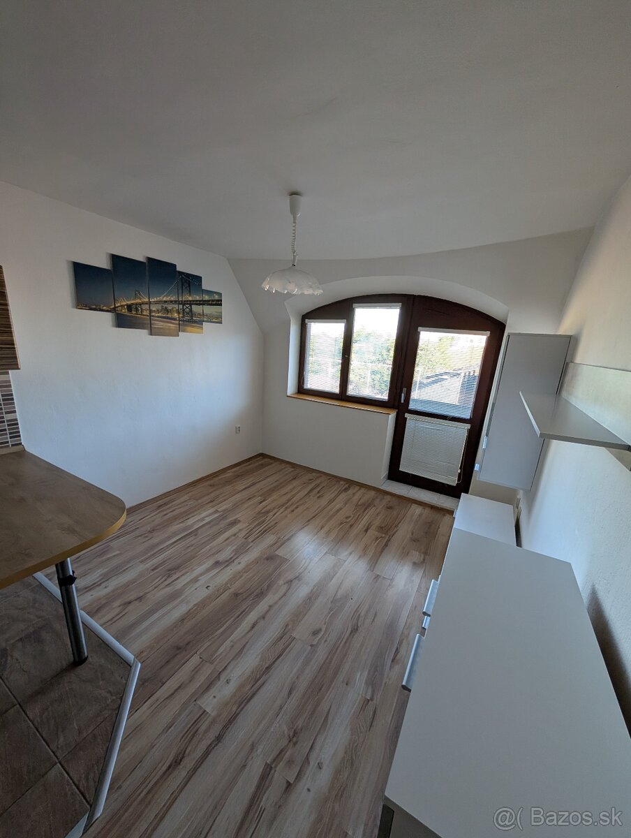 IHNEĎ VOĽNÝ - 2-izbovy byt v Centre Lučenca - Kolonáda - 2