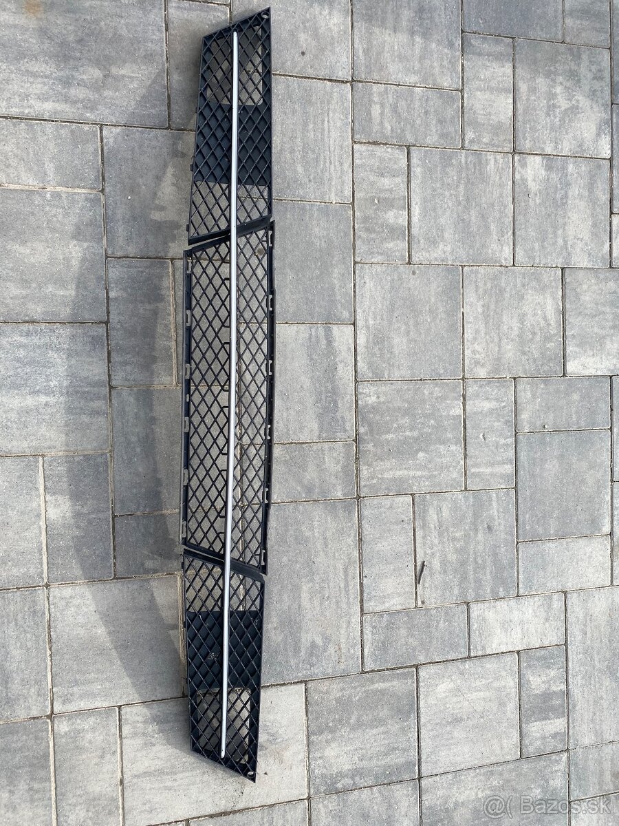 Mriezka predného naraznika LCI bmw e60/61 - 2