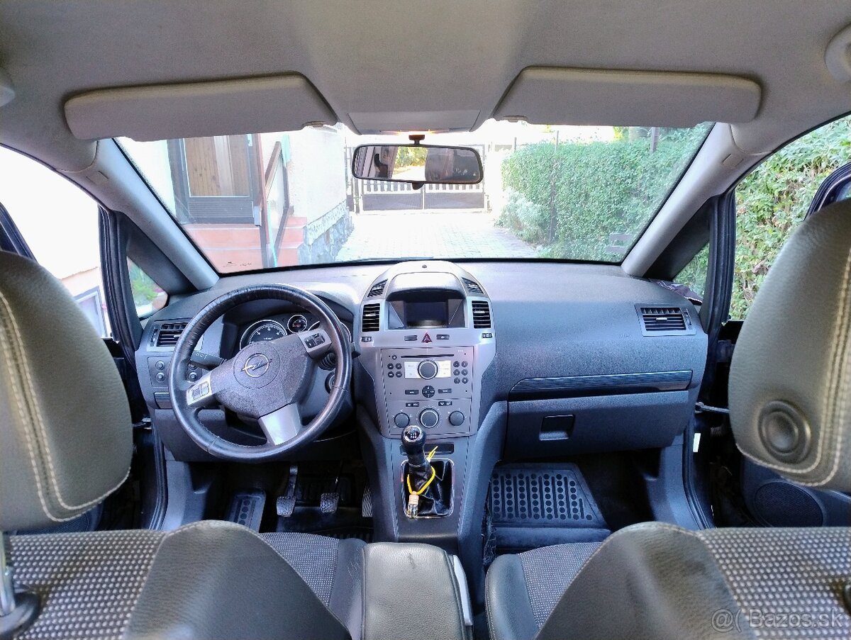 Opel Zafira B - 2