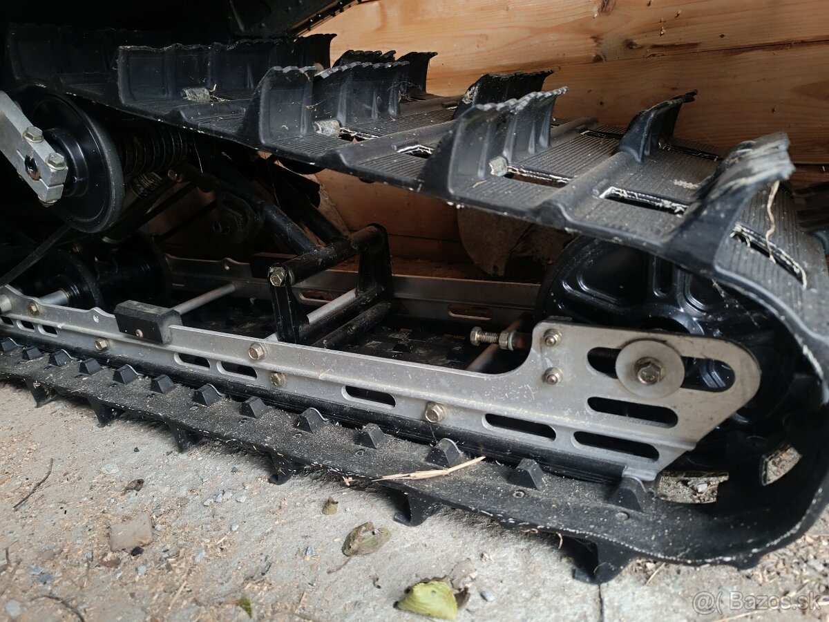 Snežný skúter ArticCat M7 - 2