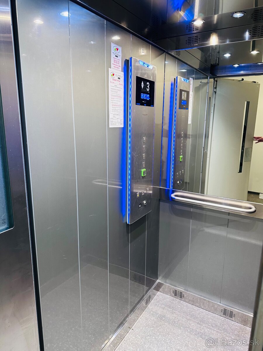 Banska Bystrica -centrum-zrekonštruovaná garzónka-predám - 2