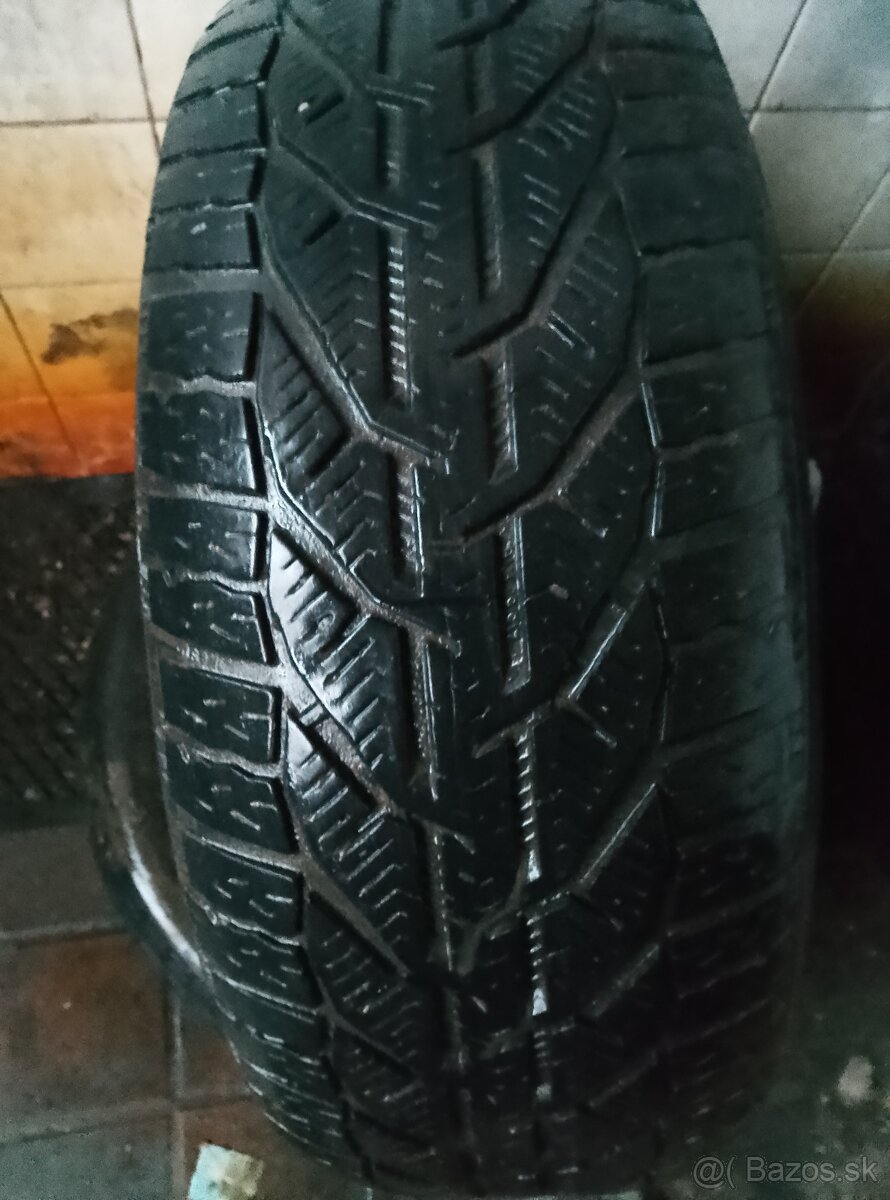 Predám 2ks Zimné Pneumatiky 215/60 R16 M+S - 2