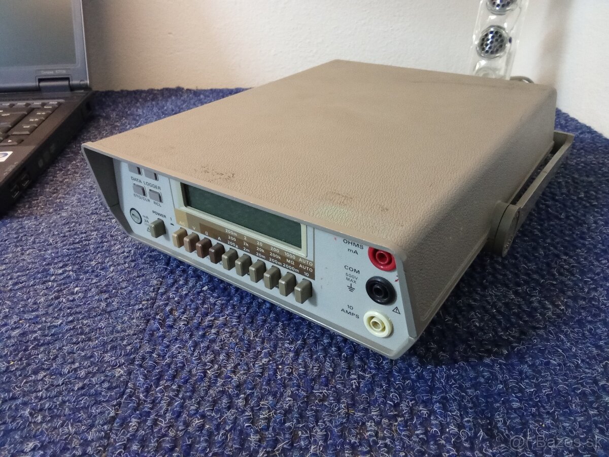 Digitalny stolny multimeter - 2