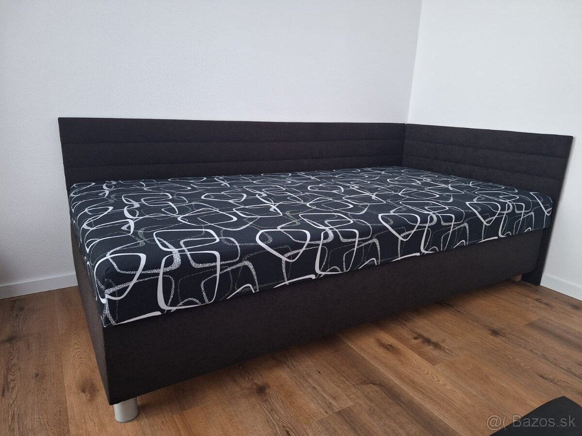 Predám posteľ s úložným priestorom - 2