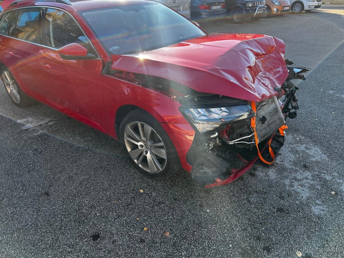 ŠKODA SUPERB COMBI 147kW 2.0TDI DSG - 2