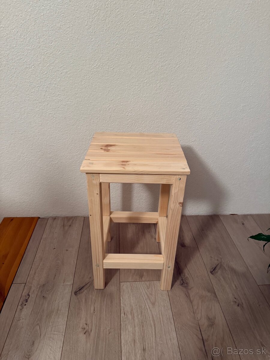 Drevený stolčeky - 2