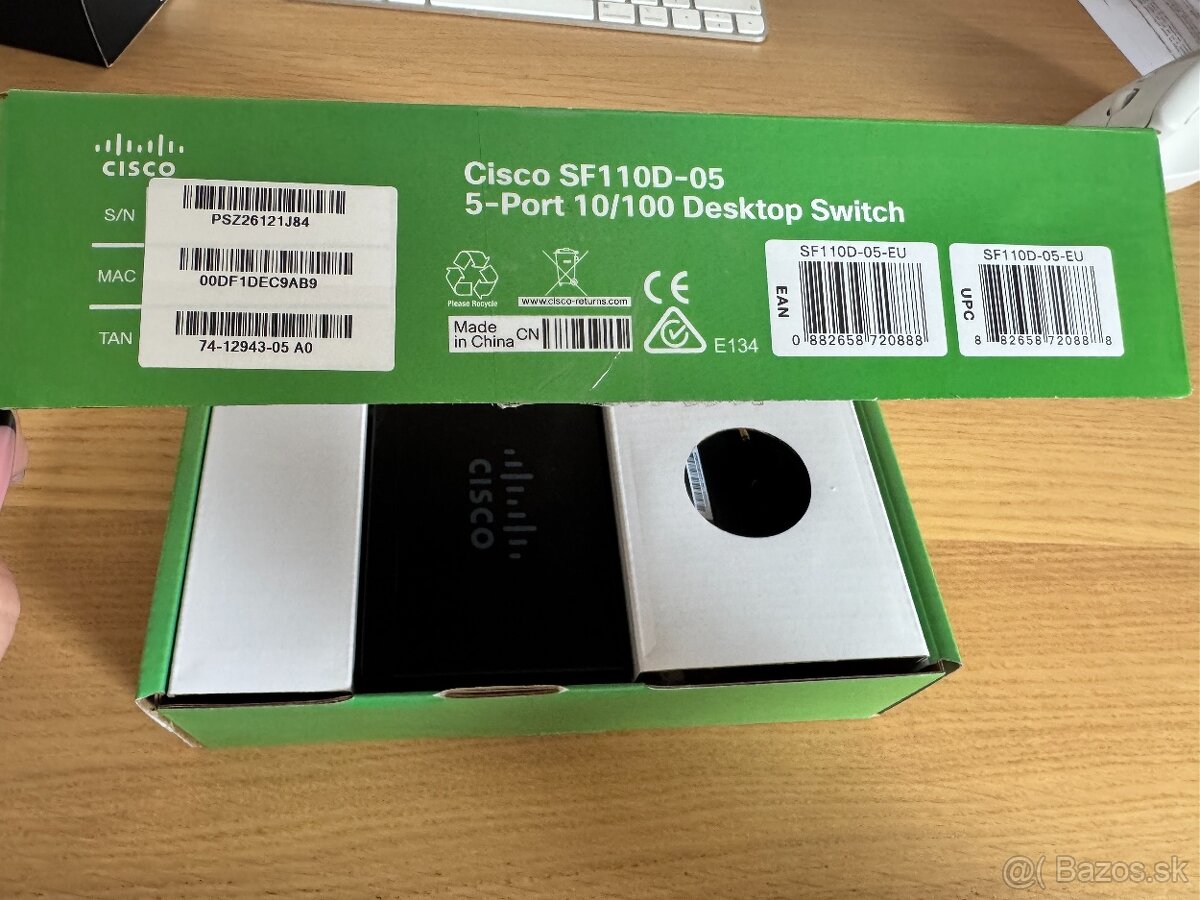 Prepínač Cisco SF110D-05-EU - 2