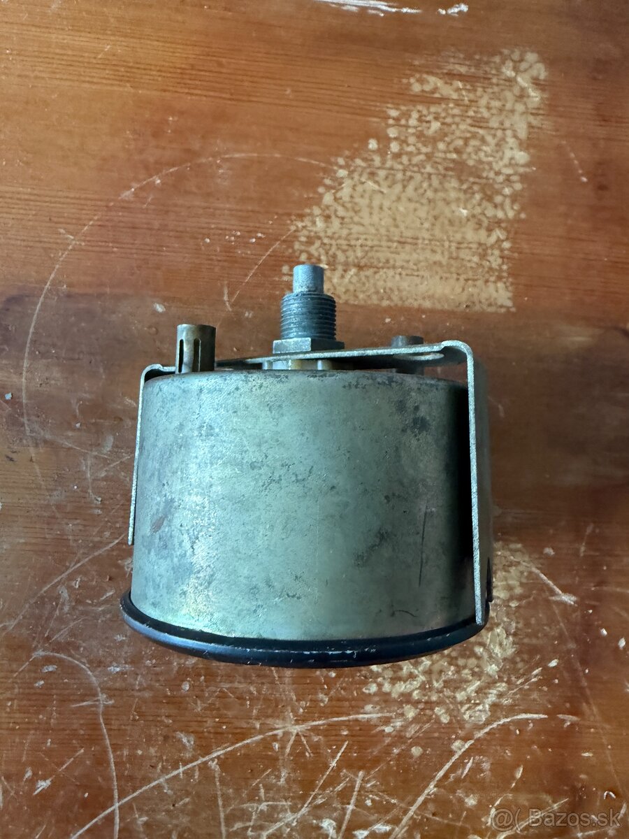 2x Rýchlomer / tachometer a rámčeky svietiel Wartburg 353 - 2