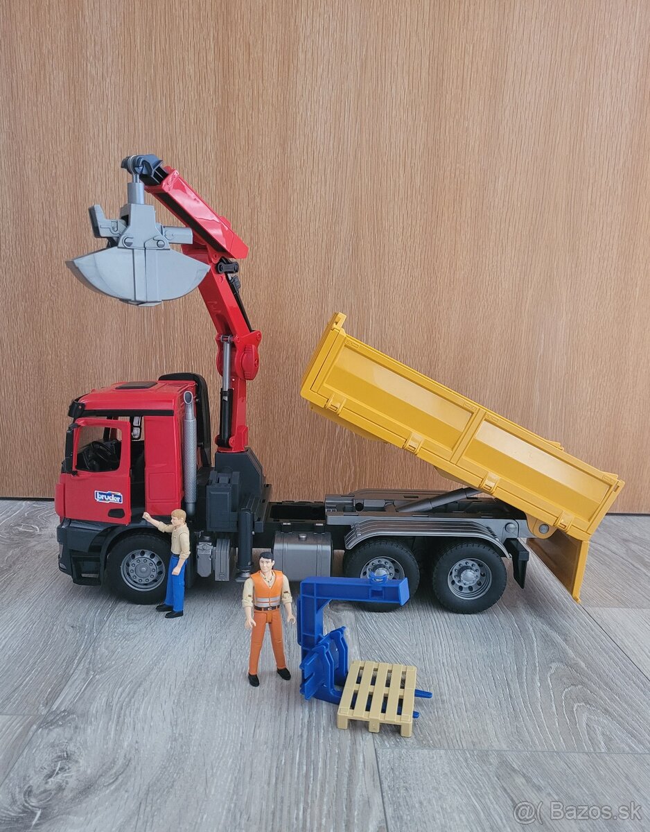 Bruder nakladne auto s rukou - 2