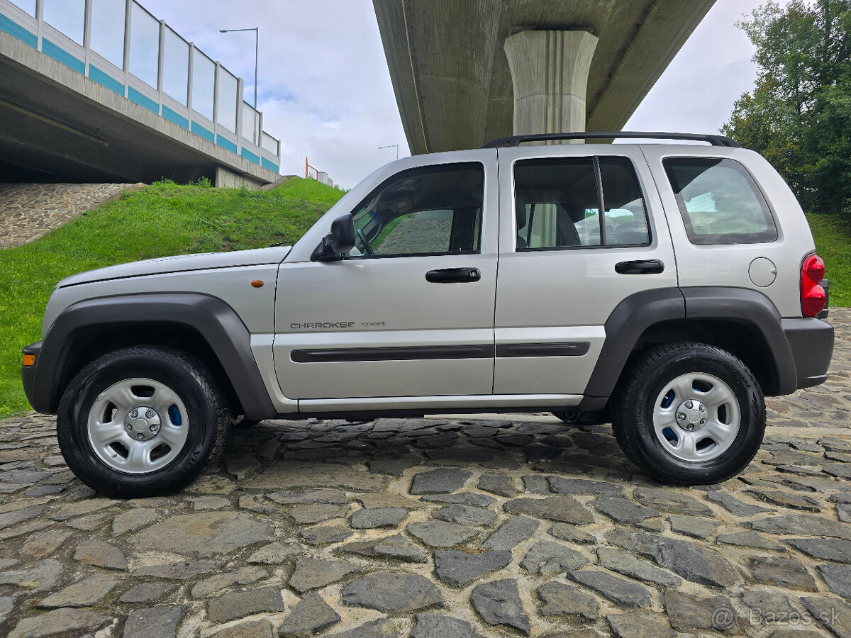 Jeep Cherokee 2,5CRD SPORT // MANUAL // BEZ KOROZIE //